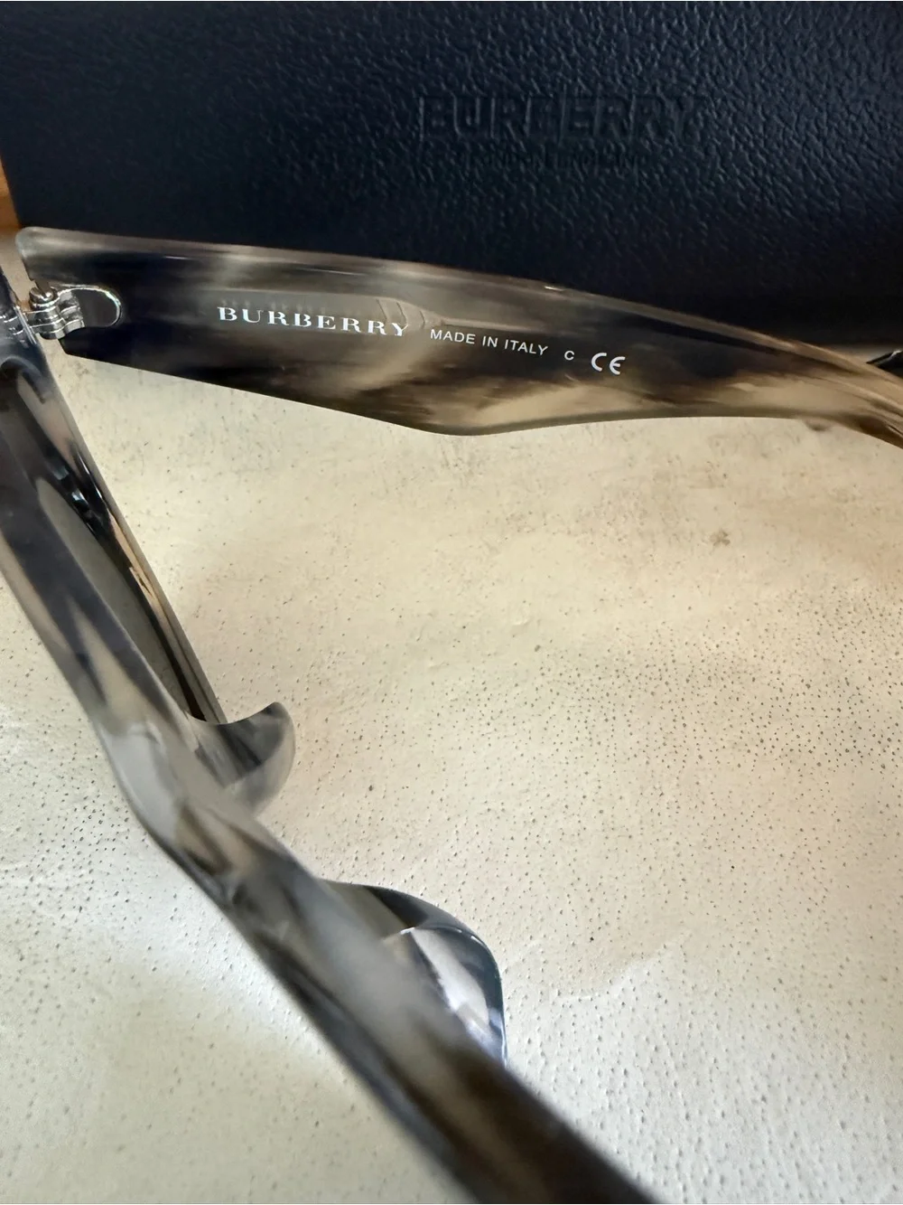 Burberry B4229-F Sunglasses Gray Marble Acetate Oversized Made Italy w Case